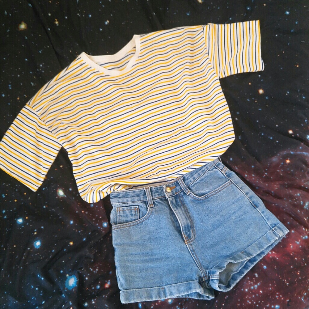Yellow blue strip tee shirt